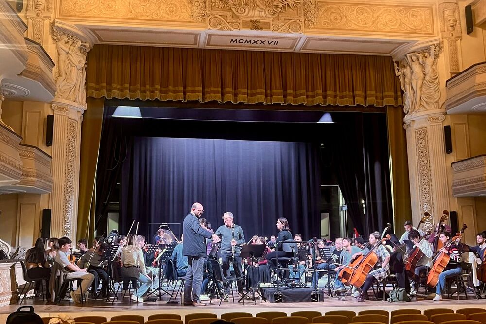 A Triumphant Finale to ModComFest 2025 as Fabrizio Meloni Shines in Petrossian’s Clarinet Concerto